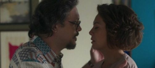 Mario far&aacute; uma serenata para conquistar Nana em "Bom Sucesso". (Reprodu&ccedil;&atilde;o/TV Globo)