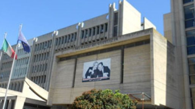 Lecce: dopo 17 anni scopre che la figlia che ha cresciuto non &egrave; sua: la vicenda finisce in Tribunale