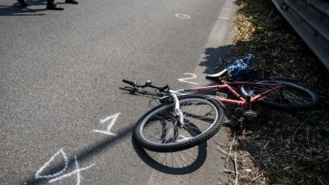 Verolanuova (Brescia), ubriaco travolge due ciclisti: Cremona piange Francesco e Gianfranco