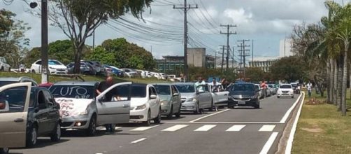Protesto foi realizado na manh&atilde; desta segunda-feira (16). (Reprodu&ccedil;&atilde;o/TV Bahia)