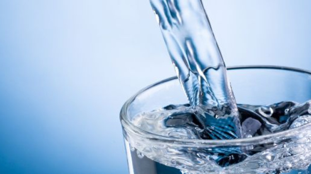 Acqua spacciata per terapeutica il Gip di Milano ordina il sequestro