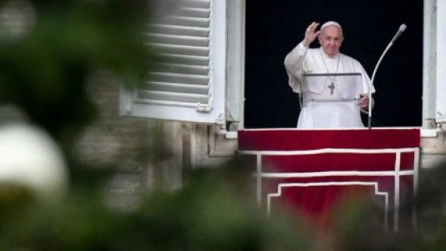 Papa Francesco all'Angelus (Lapresse)