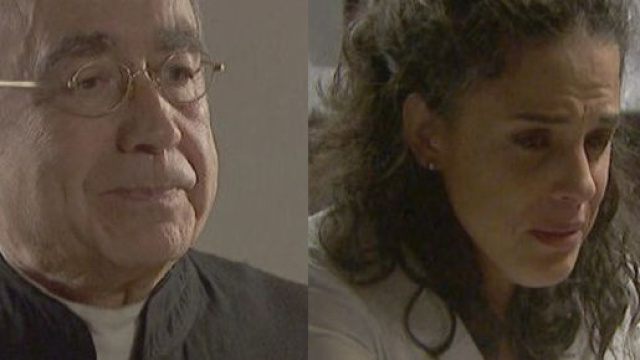 Il Segreto, spoiler: Don Anselmo torna in paese, Esther rivela al padre di avere un debito