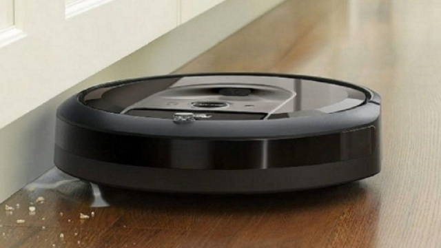 Roomba i7+, il 'pulitore ostinato' che svuota autonomamente il proprio sacchetto raccogli-sporco