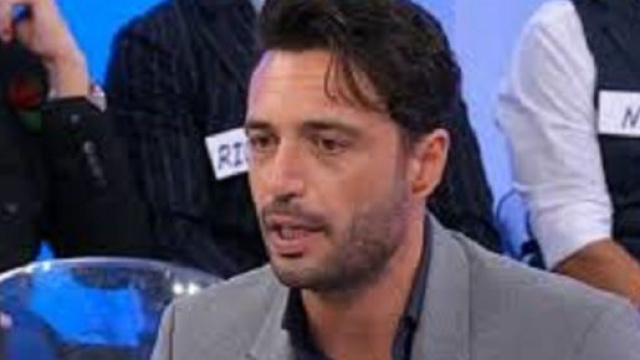 Uomini e donne, puntata del 19 dicembre: Armando esce dal programma con Veronica