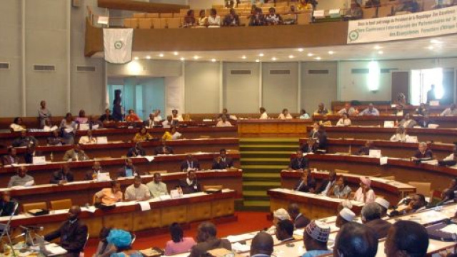 Assembl&eacute;e nationale : la Commission des lois constitutionnelles ... - actucameroun.com