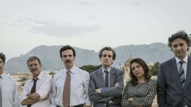 Il cast de Il cacciatore 2 con Francesco Montanari