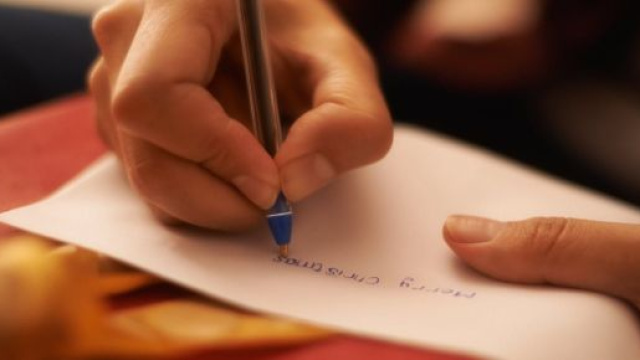 Le 5 pi&ugrave; belle frasi di Natale per la mamma