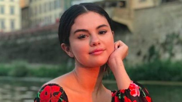 Selena Gomez raconte le jour o&ugrave; elle s'est fait pipi dessus. Credit: Instagram/selenagomez