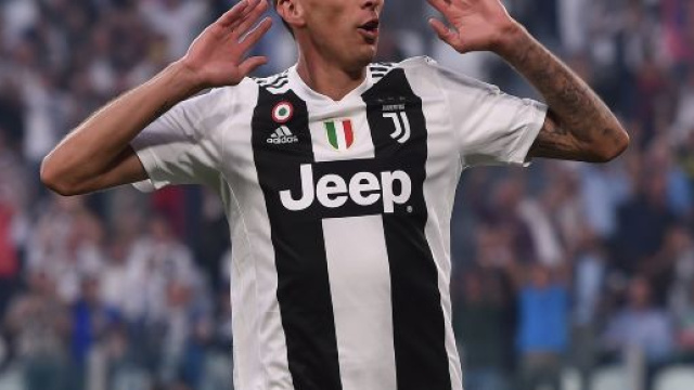 Mario Mandzukic, punta della Juventus, &egrave; tra i possibili partenti a gennaio