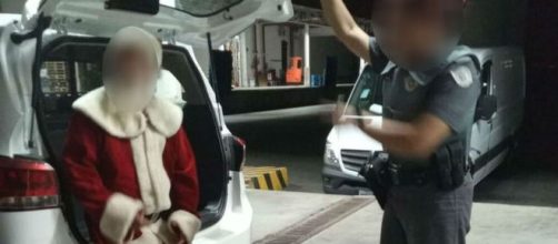 Papai Noel &eacute; suspeito de mostrar v&iacute;deo adulto para meninas em shopping de S&atilde;o Jos&eacute;. (Pol&iacute;cia Militar/Divulga&ccedil;&atilde;o)