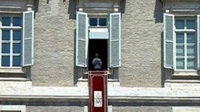 Angelus di papa Francesco al Palazzo Apostolico.