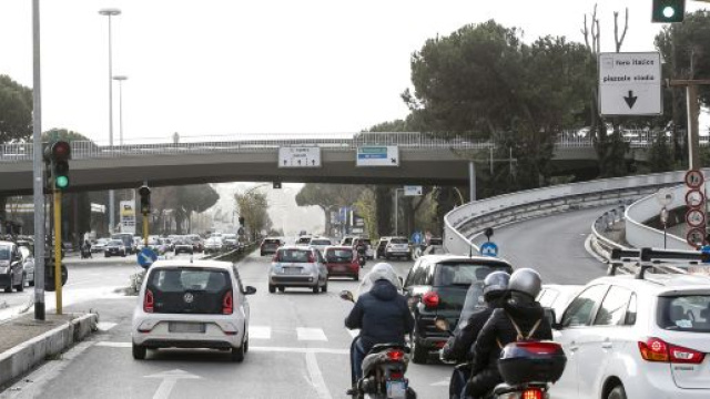 La tragedia di Corso Francia a Roma: l'investitore che ha ucciso due 16 enni &egrave; risultato positivo ai test di alcol e stupefacenti.