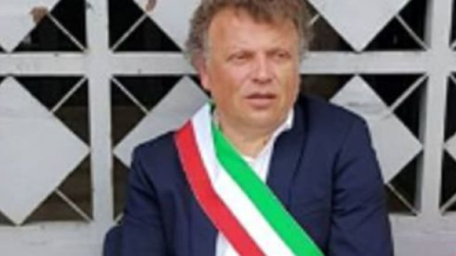 Sindaco di Lucera contro la manifestazione per la morte del gattino: minacce sul web.