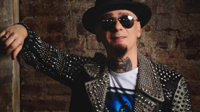 Il nuovo album di J-Ax &egrave; "Reale" e uscir&agrave; a gennaio.