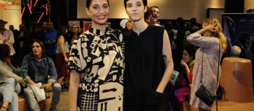 A atriz est&aacute; h&aacute; um ano com Beatriz Coelho. (Arquivo Blasting News)