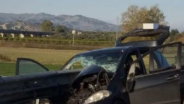 Potenza, auto si schianta contro un guard-rail: muore un 57enne, altre 4 persone ferite