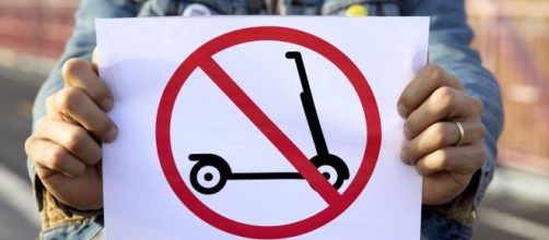 Gov. Cuomo has struck down a bill that would make e-scooters and e-bikes legal in New York. [Image Credit] The Verge/YouTube