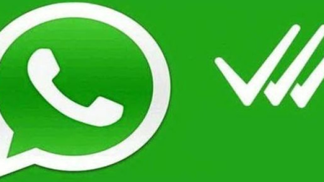 whatsapp smentisce la terza spunta blu