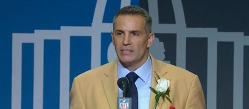 Warner was outplayed by Brady in Super Bowl 36 (Image Credit: NFL/YouTube)