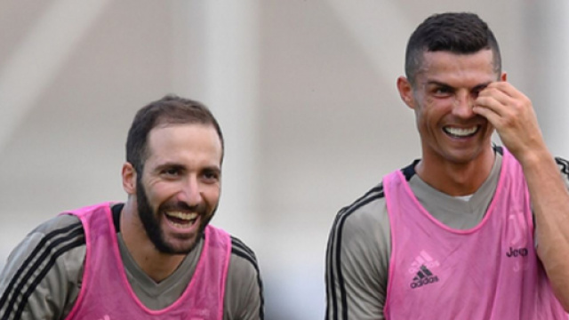 Juventus-Cagliari, probabili formazioni: CR7-Higuain sfidano Joao Pedro-Simeone.