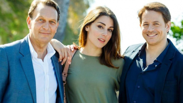 Roberto Ferri (Riccardo Polizzy Carbonelli), Serena (Miriam Candurro) e Filippo (Michelangelo Tommaso)