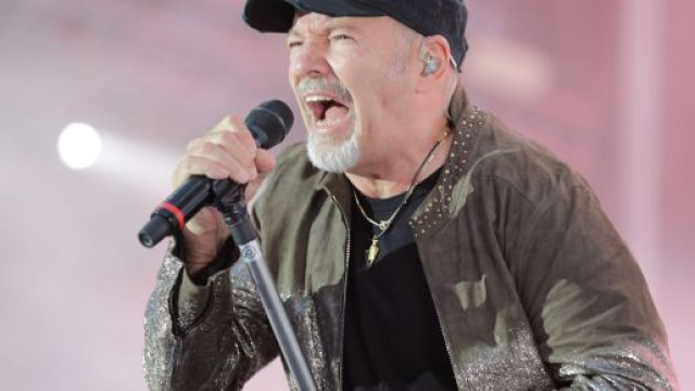 Vasco Rossi, la rockstar torna in tv su Canale 5.