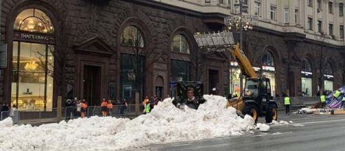 Russia has dumped artificial snow in the streets for the New Year celebrations [Image Tsvetina Kaneva @Tsvetince/Twitter]