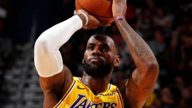 LeBron James toujours au top &agrave; 35 ans (Credit Image : Twitter Sports Center)