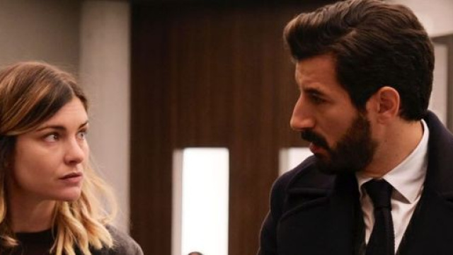 Vittoria Puccini e Francesco Scianna ne 'Il Processo': la seconda puntata &egrave; disponibile in streaming su Mediaset Play