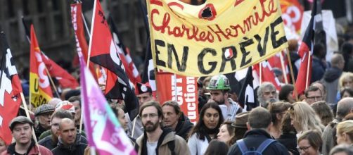 Fran&ccedil;a tem greve geral contra o projeto da reforma da Previd&ecirc;ncia promovida pelo presidente Emmanuel Macron. (Arquivo Blasting News)