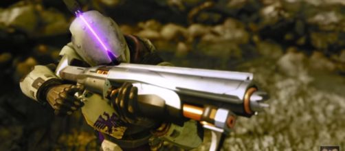 The soon to be resurrected Saint-14 holding his Perfect Paradox. [Image source: MoreConsole/YouTube]