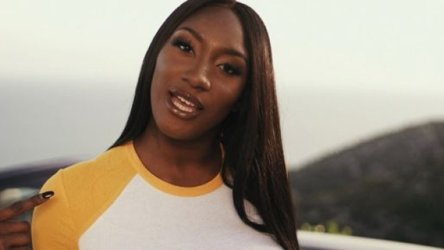 Aya Nakamura - Djadja (Clip officiel): Clothes, Outfits, Brands ... - spotern.com