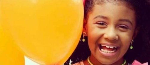 Agatha Vit&oacute;ria Sales F&eacute;lix, de 8 anos, morreu ap&oacute;s ser baleada no Complexo do Alem&atilde;o. (Reprodu&ccedil;&atilde;o/Facebook/Arquivo Pessoal)