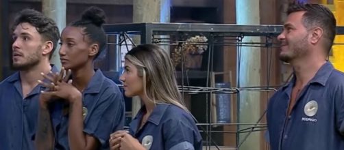 Sabrina Paiva, Rodrigo Phavanello, Hariany Almeida e Lucas Viana est&atilde;o na ro&ccedil;a. (Reprodu&ccedil;&atilde;o/Record TV)