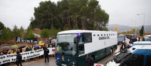 Una enorme furgoneta de la Guardia Civil que llev&oacute; a los presos pol&iacute;ticos desde Catalunya a Madrid.