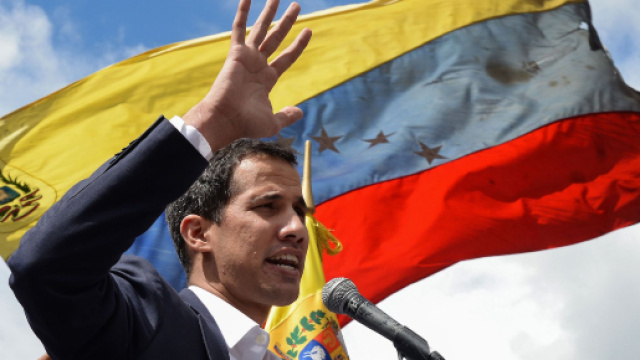 Il Parlamento europeo riconosce Guaid&ograve;