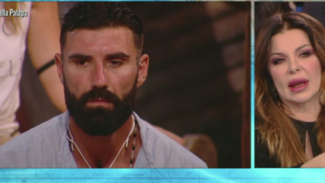 John Vitale nella bufera per gli insulti contro Barbara D'Urso