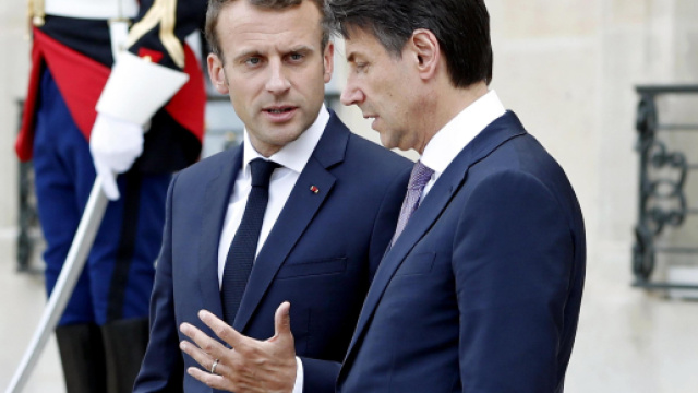 Lo scontro con Macron come diversivo per coprire le tensioni interne al governo gialloverde, l'opinione di un giornalista francese