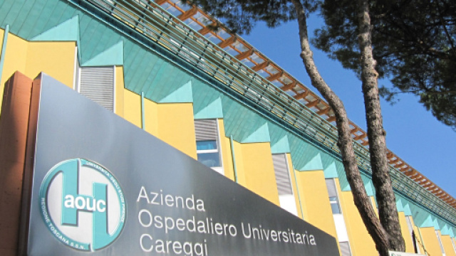 Una donna di 50 anni ha denunciato l'ospedale fiorentino Careggi per l'asportazione dell'ovaio sbagliato.