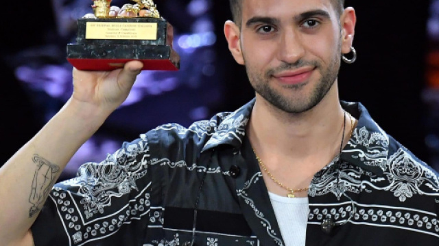 Mahmood, il presidente della giuria d'onore: "eravamo pilotati dai servizi segreti"