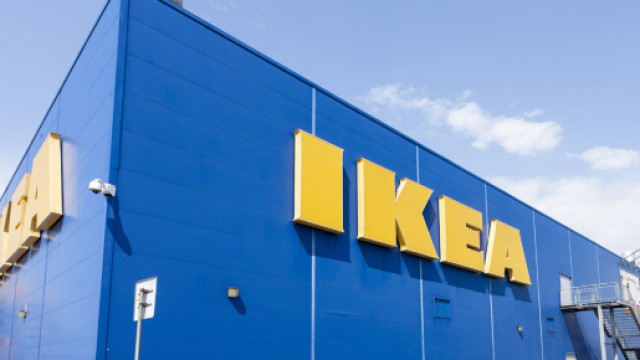 Milano, all'Ikea avrebbero rubato mobili e arredi: sospesi e indagati 30 dipendenti