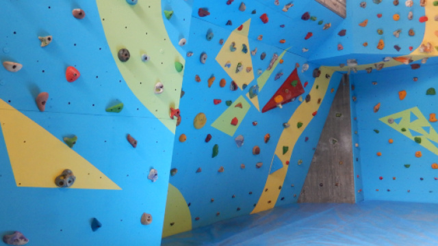 Sondrio, 11enne cade durante il corso d'arrampicata della scuola: gravissima