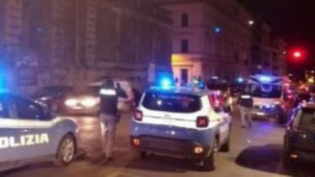 Roma, maxi rissa al centro della citt&agrave; tra 40 ultr&agrave;.