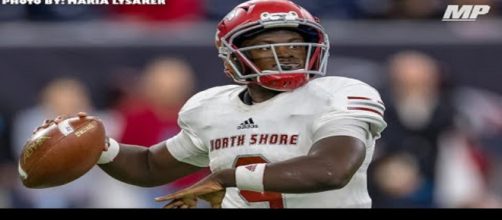 Dematrius Davis is setting a visit to Nebraska football [Image via MaxPreps/YouTube]