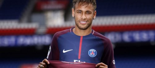 Neymar Jr faz 10 anos de carreira e &eacute; homenageado pela revista Placar. (Divulga&ccedil;&atilde;o/PSG)