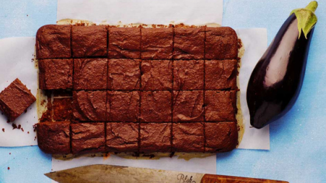 Brownies vegani al cioccolato fondente e alle melanzane