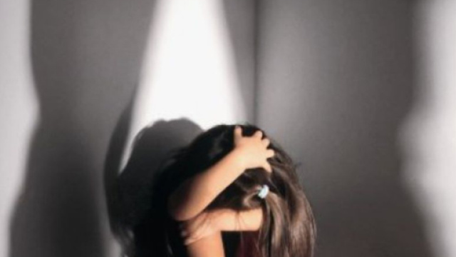 Genzano, uomo picchia la figlia della compagna