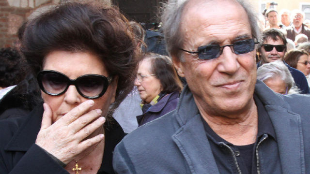 Adriano Celentano, sospeso lo show