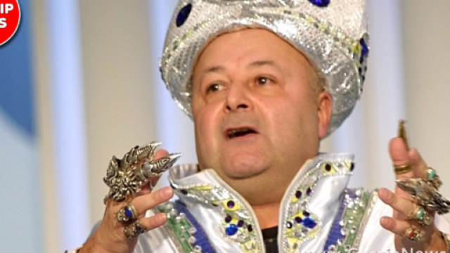 Domenica Live: il Divino Otelma attacca Luxuria